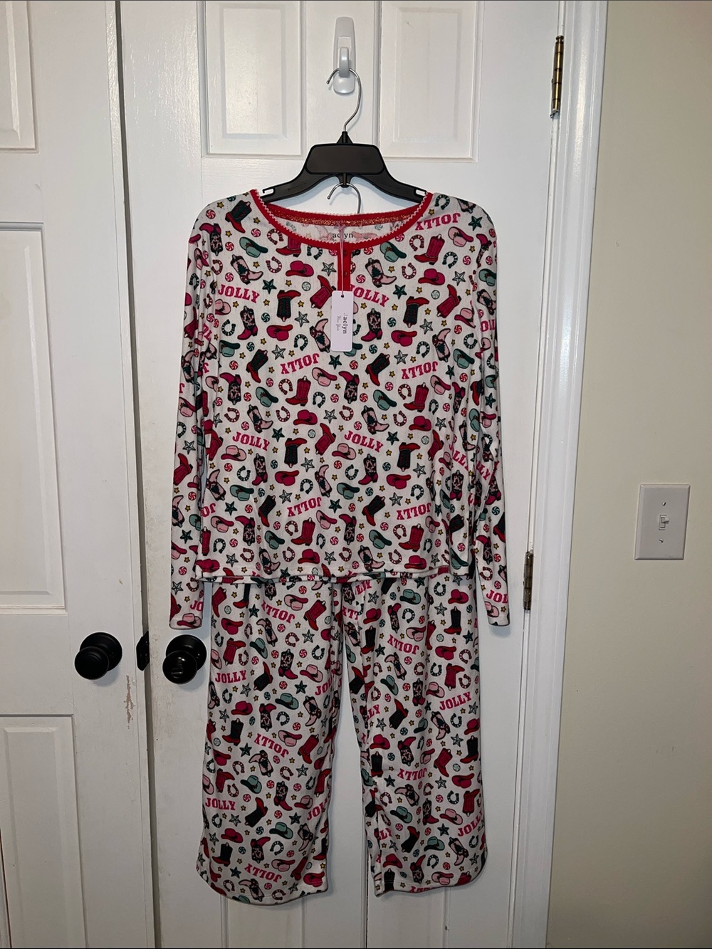 Women's Festive 'Jolly' Western Print Long Sleeve Pajama Set - Red & Green